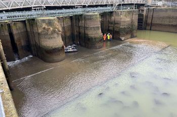GRAND_SLUICE_BOSTON_POINTING_DOORS.jpg