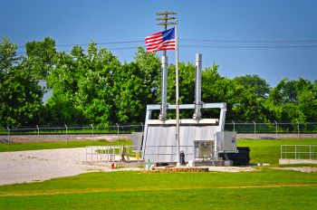 Lakeside rake system cleans and clears the bar screen during storm events
