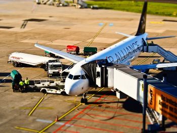 AVIATION PLANE FUELLING TANKER
