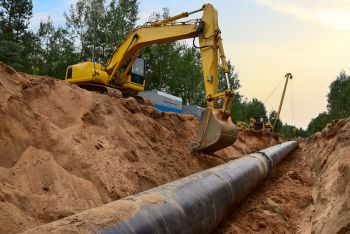 Digging by pipeline