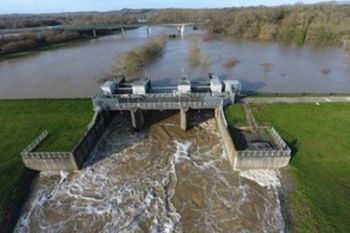 ENVIRONMENT AGENCY LEIGH FLOOD STORAGE SCHEME 350
