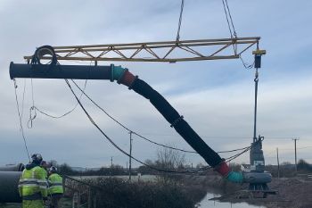 ENVIRONMENT AGENCY submersible pump being lowered at Northmoor