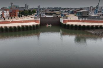 FLOOD DEFENCE  IPSWICH  FLOOD  BARRIER