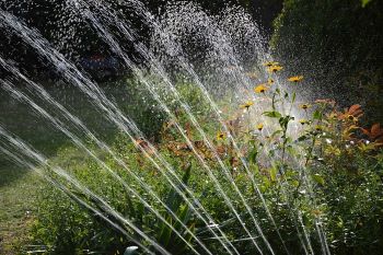 GARDEN SPRINKLER 
