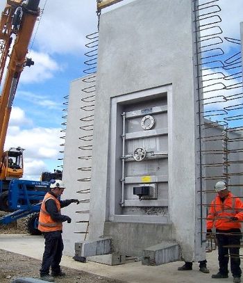 HUBER TT7 PRESSURE TIGHT STAINLESS STEEL SUBMARINE DOOR - INSTALLED IN CONCRETE 1