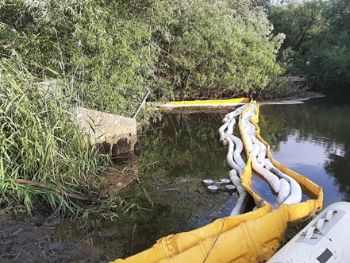 RIVER TEST DIESEL POLLUTION 1