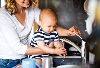 TAP RUNNING WATER  PEOPLE 1