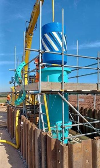 UNITED UTILITIES Vyrnwy Aqueduct air pig going in 1