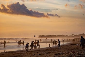 beach swimmers people 1