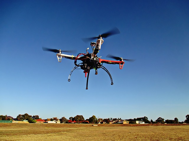 drone-784310 640